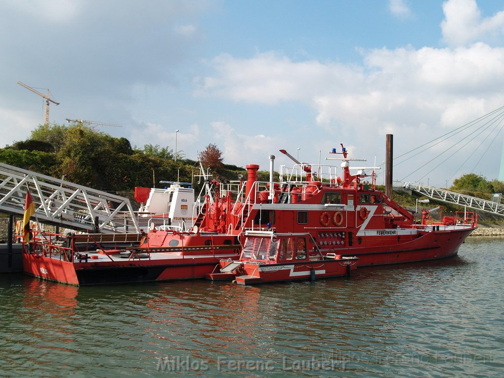 Feuerloeschboot 10-2      P027.JPG